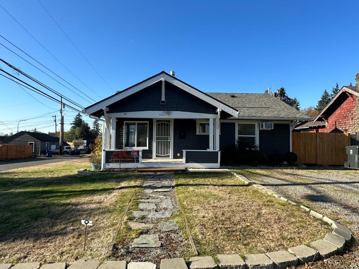 Cozy Home Conveniently Located With King Bed Tacoma Exteriör bild